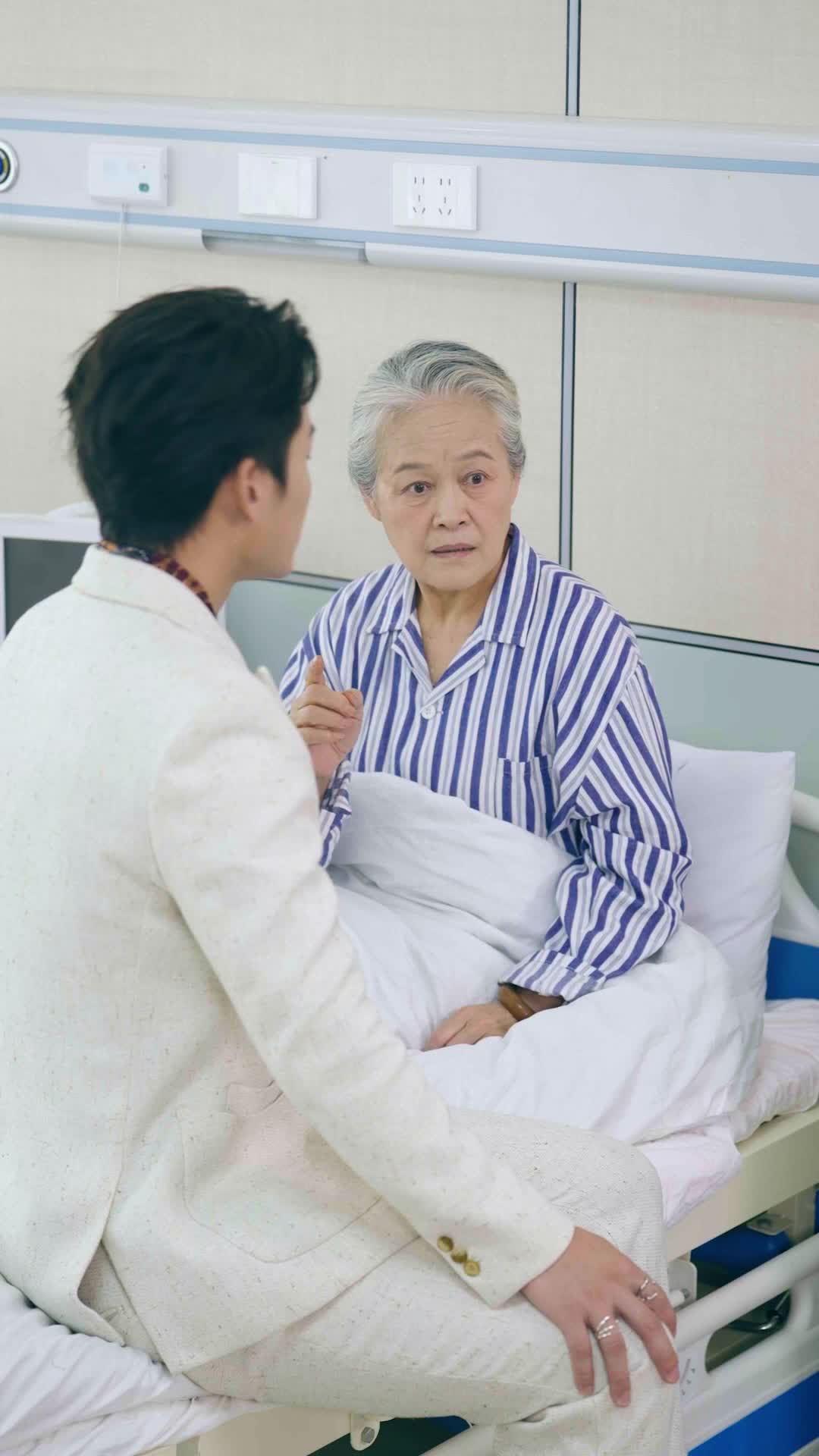 الحلقة 13 - على بابك ستة أطفال ينادونك أبًا